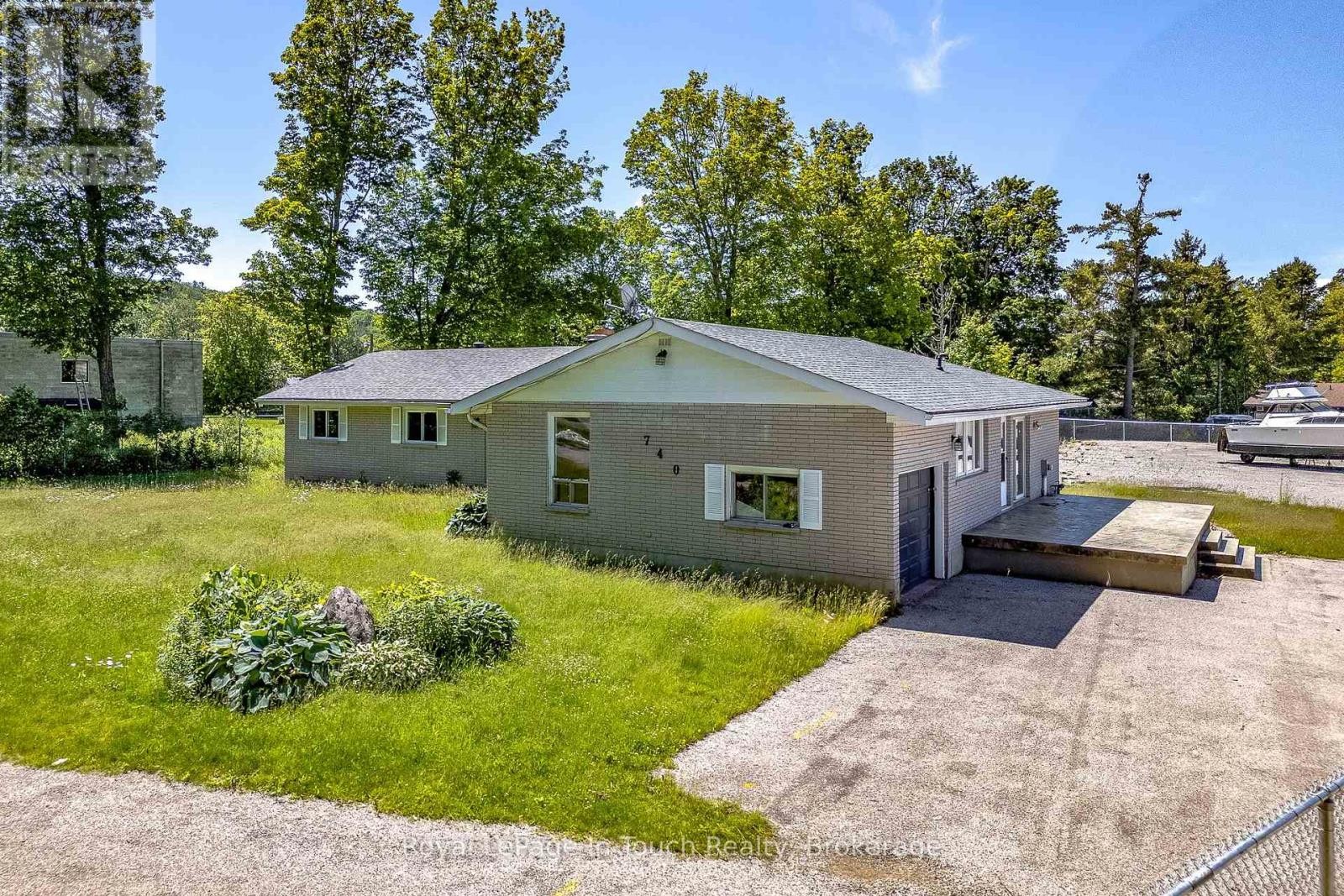 












740 BALM BEACH ROAD E

,
Midland,




Ontario
L4R4K4

