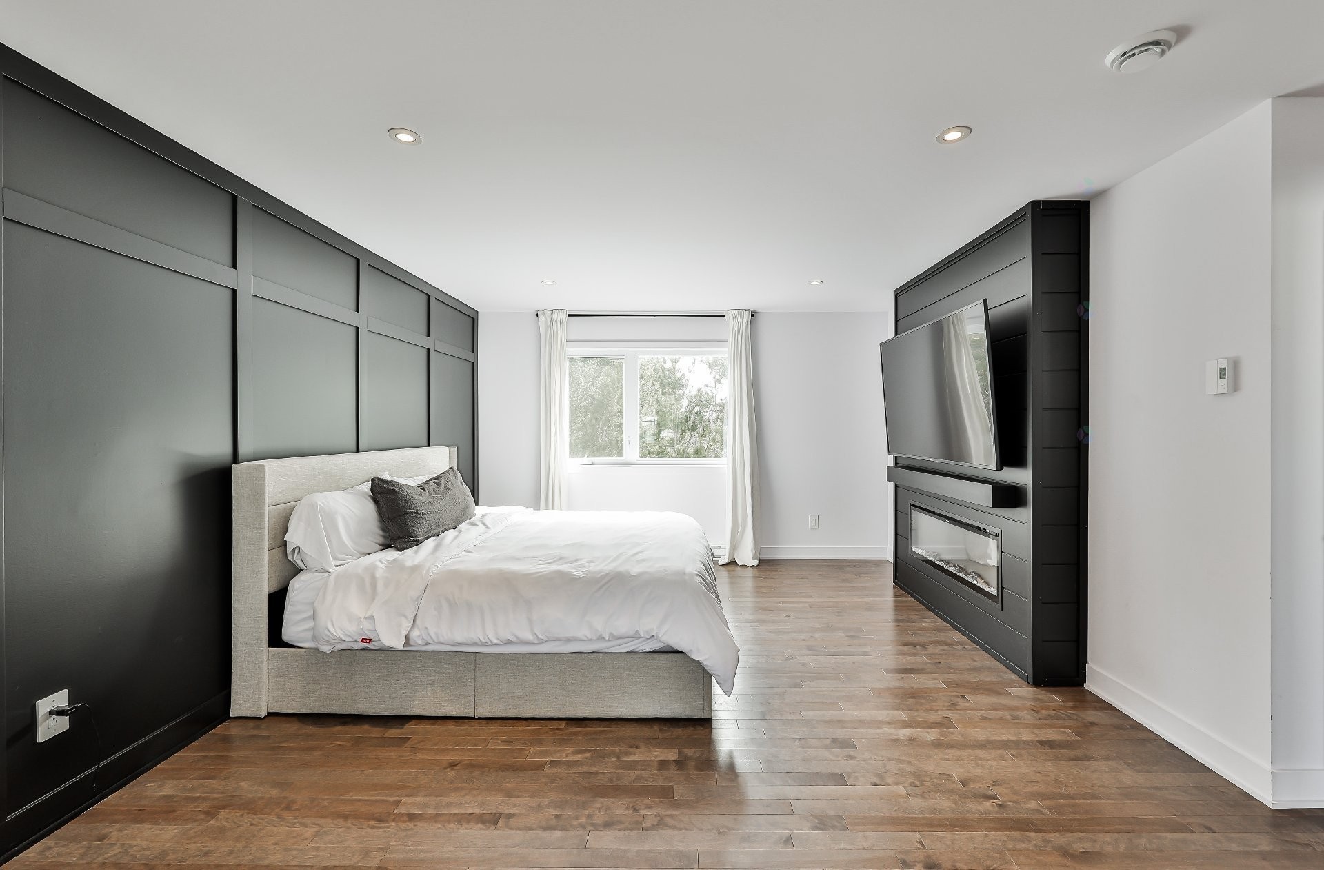 









933


Rue du Faubourg

,
Saint-Jérôme,




QC
J5L0H9

