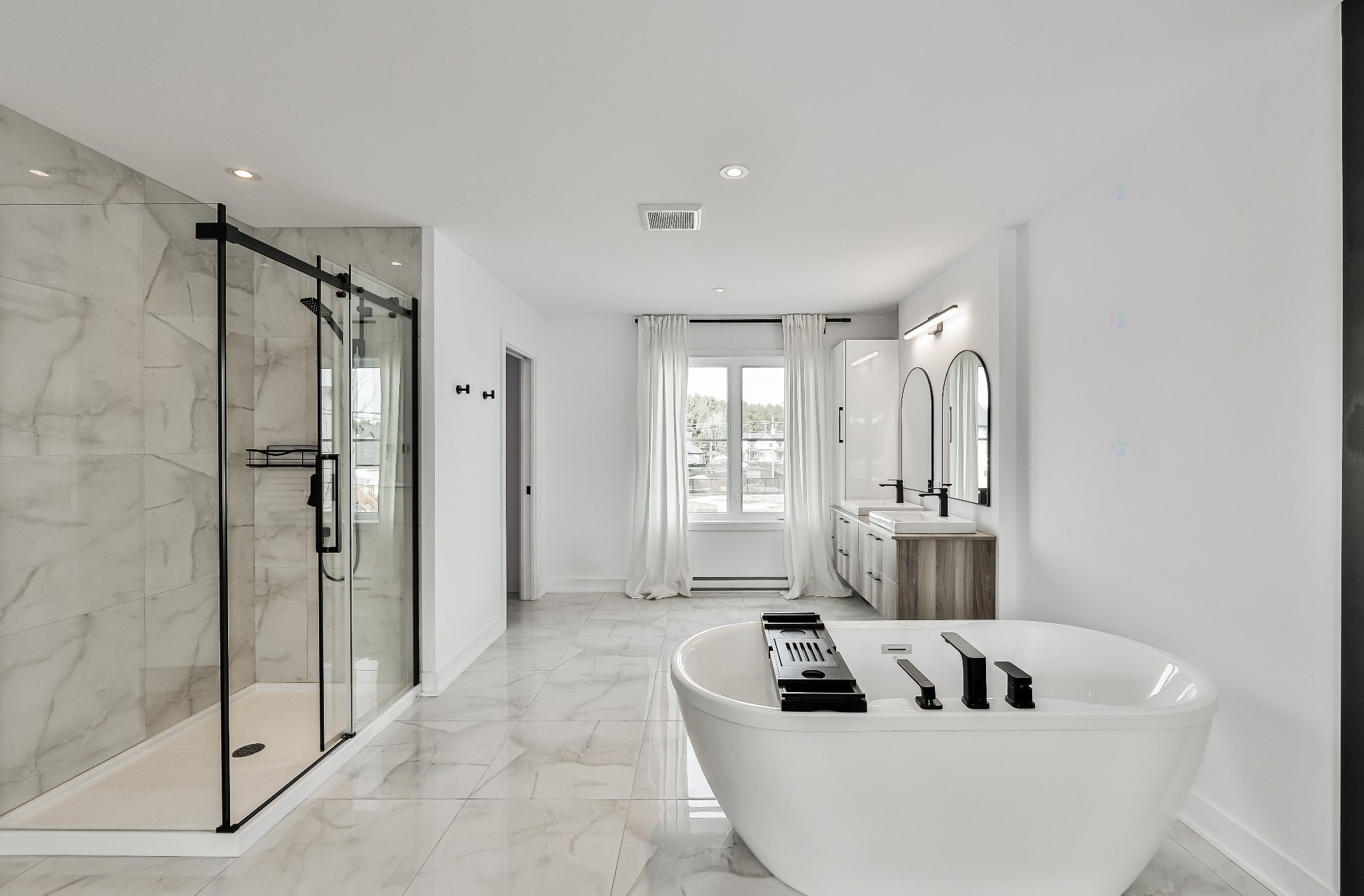 









933


Rue du Faubourg

,
Saint-Jérôme,




QC
J5L0H9

