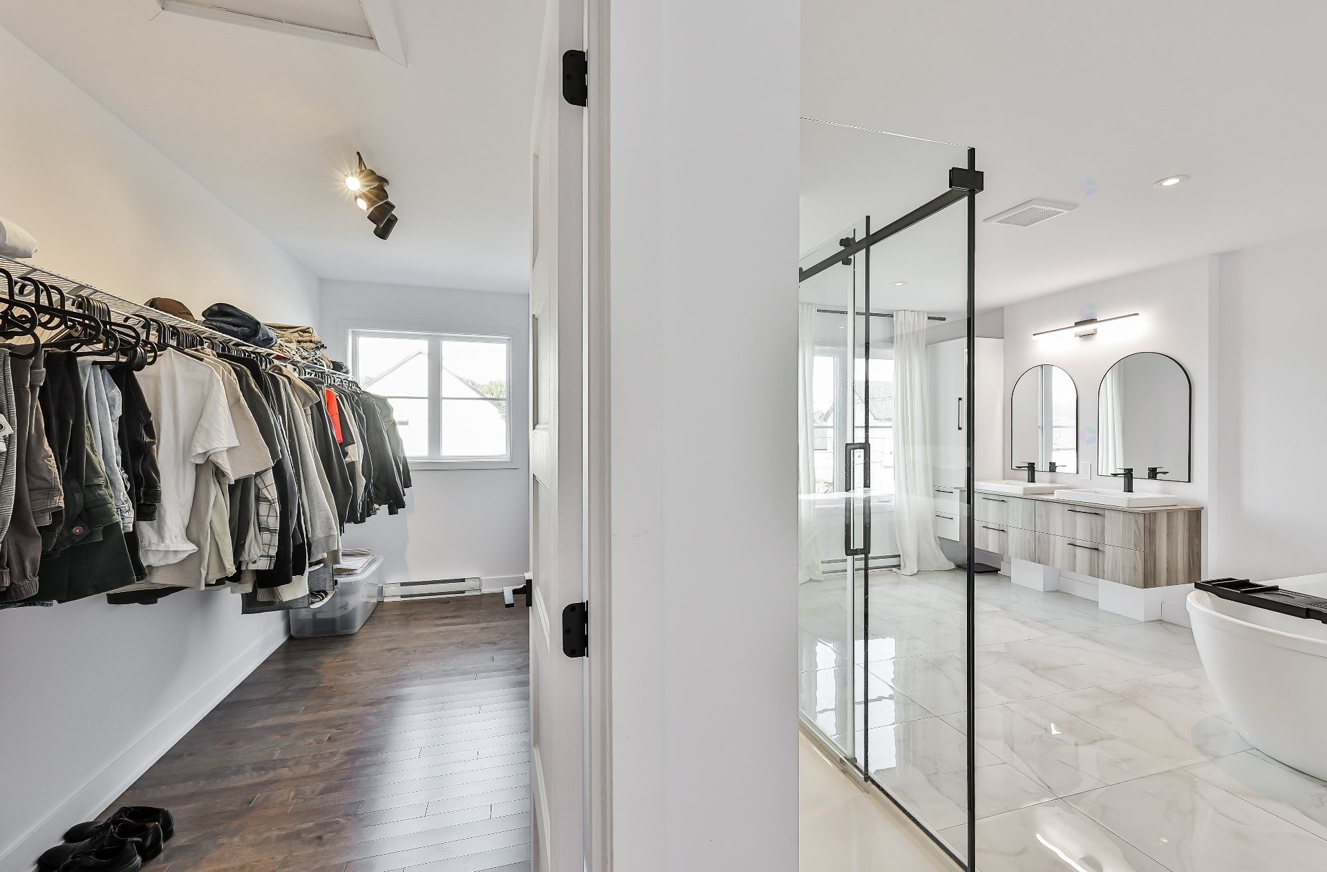 









933


Rue du Faubourg

,
Saint-Jérôme,




QC
J5L0H9

