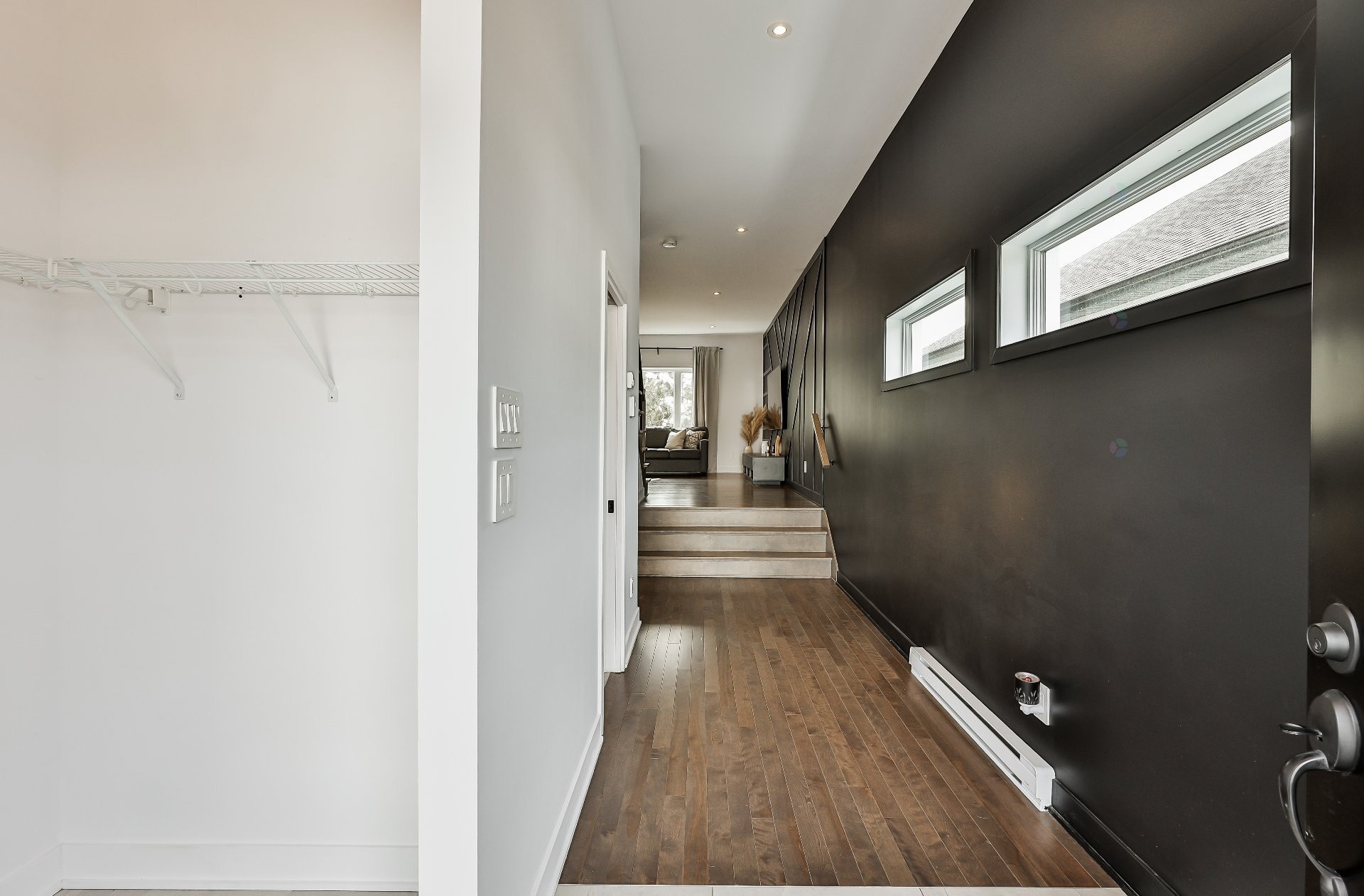 









933


Rue du Faubourg

,
Saint-Jérôme,




QC
J5L0H9

