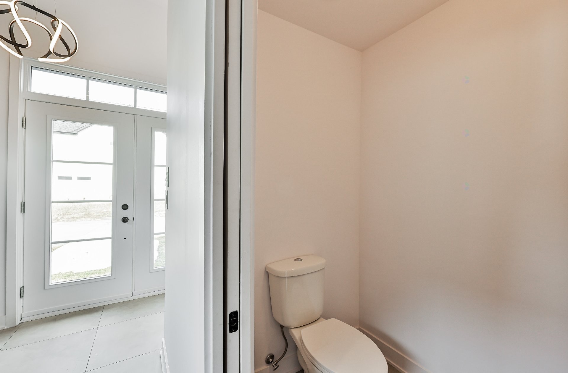 









933


Rue du Faubourg

,
Saint-Jérôme,




QC
J5L0H9

