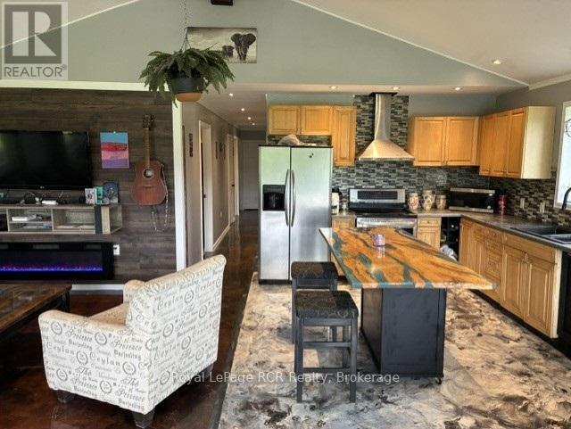 












382162 CONCESSION 17 ROAD E

,
Georgian Bluffs,




Ontario
N0H2T0

