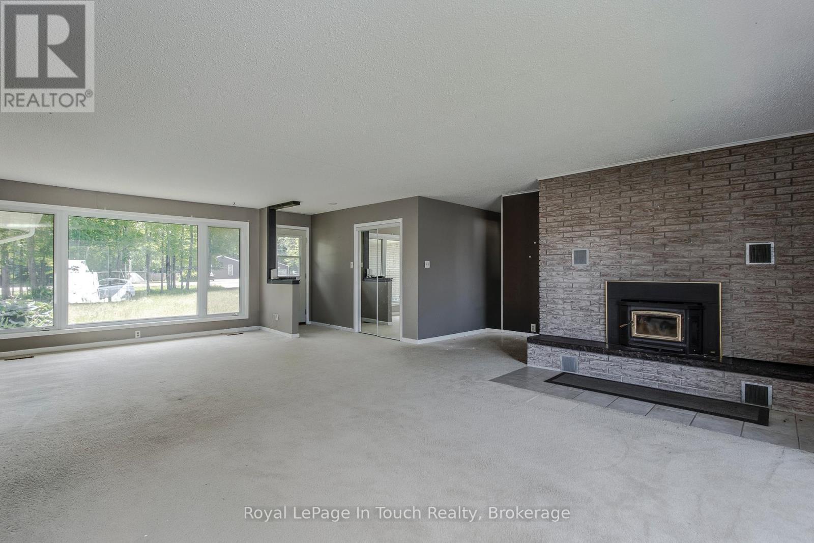 












740 BALM BEACH ROAD E

,
Midland,




Ontario
L4R4K4


