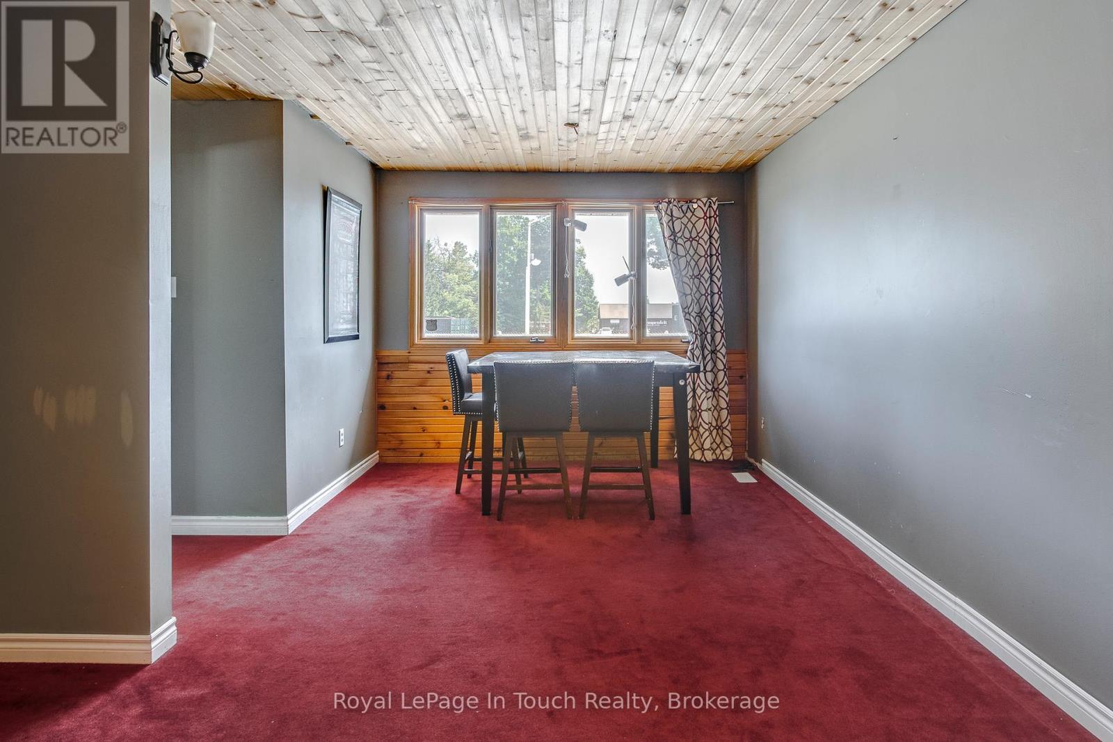 












740 BALM BEACH ROAD E

,
Midland,




Ontario
L4R4K4

