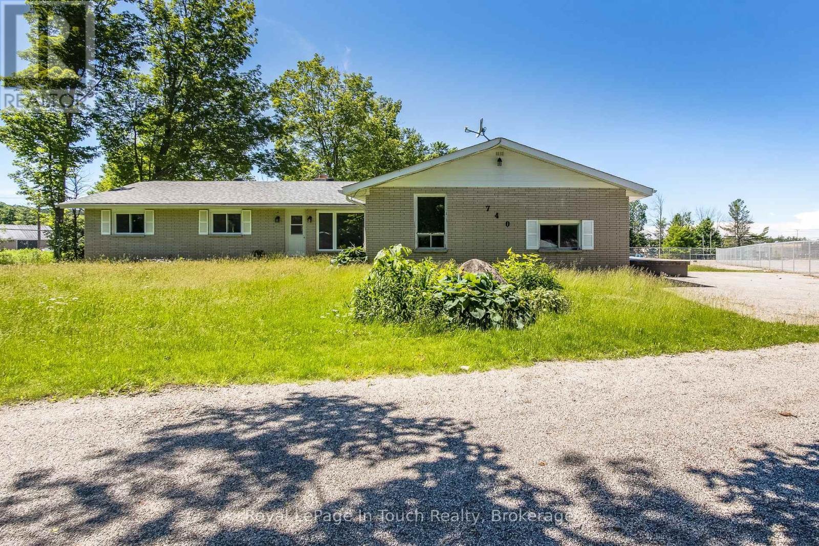 












740 BALM BEACH ROAD E

,
Midland,




Ontario
L4R4K4

