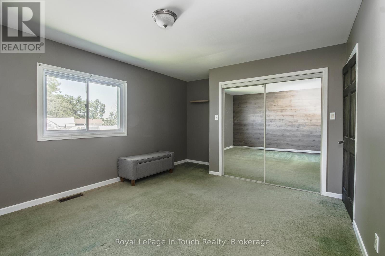 












740 BALM BEACH ROAD E

,
Midland,




Ontario
L4R4K4

