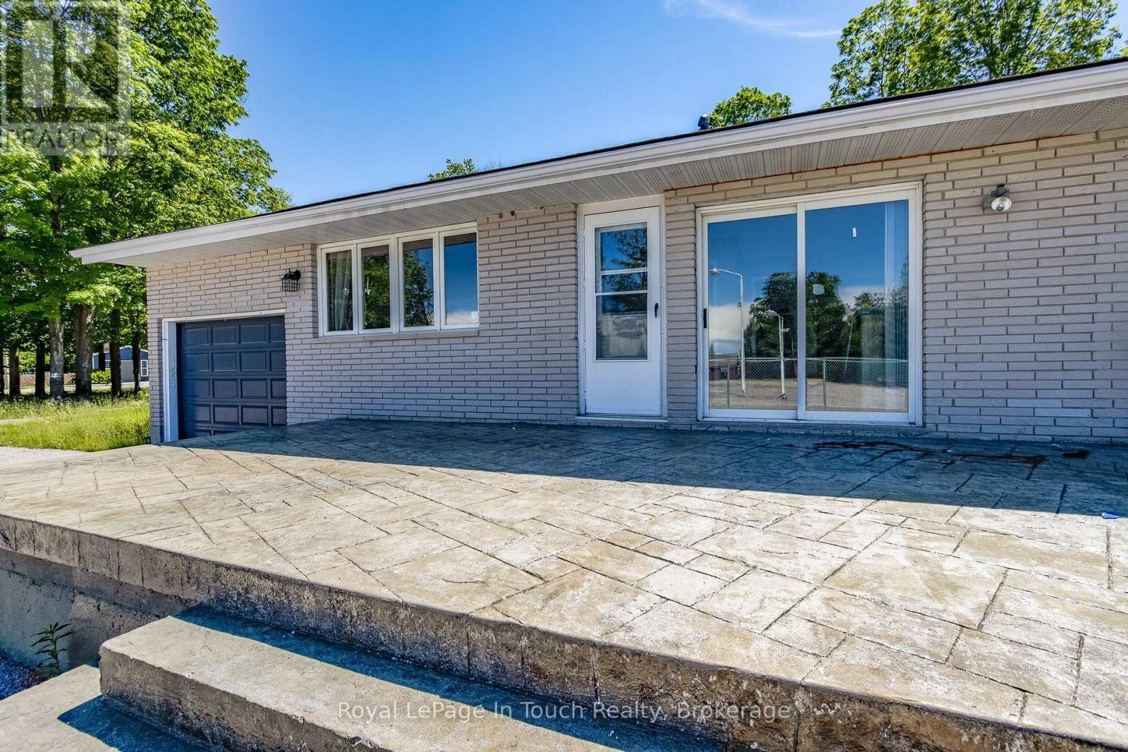 












740 BALM BEACH ROAD E

,
Midland,




Ontario
L4R4K4

