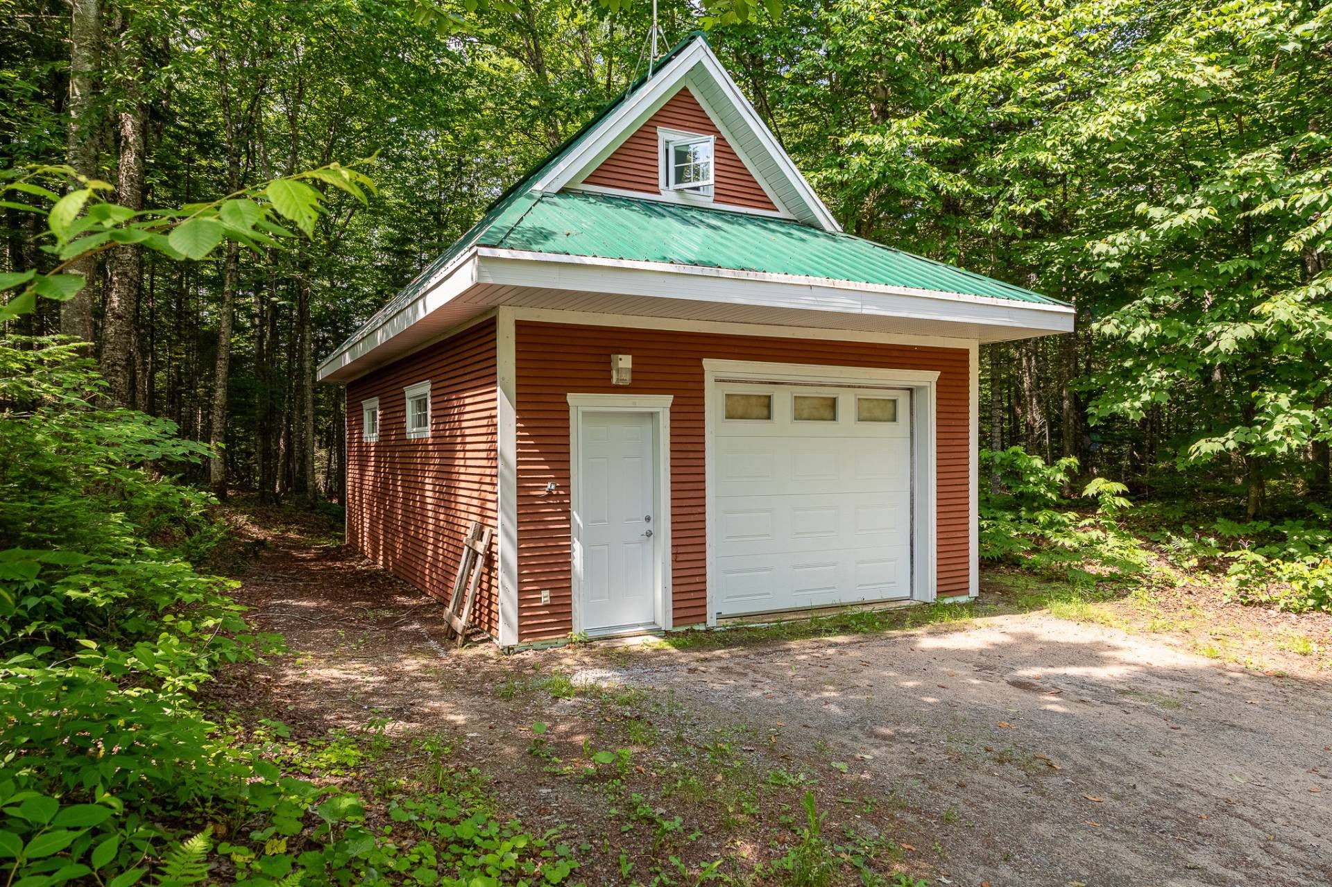 









435


Ch. du Tangara

,
Lac-aux-Sables,




QC
G0X1M0

