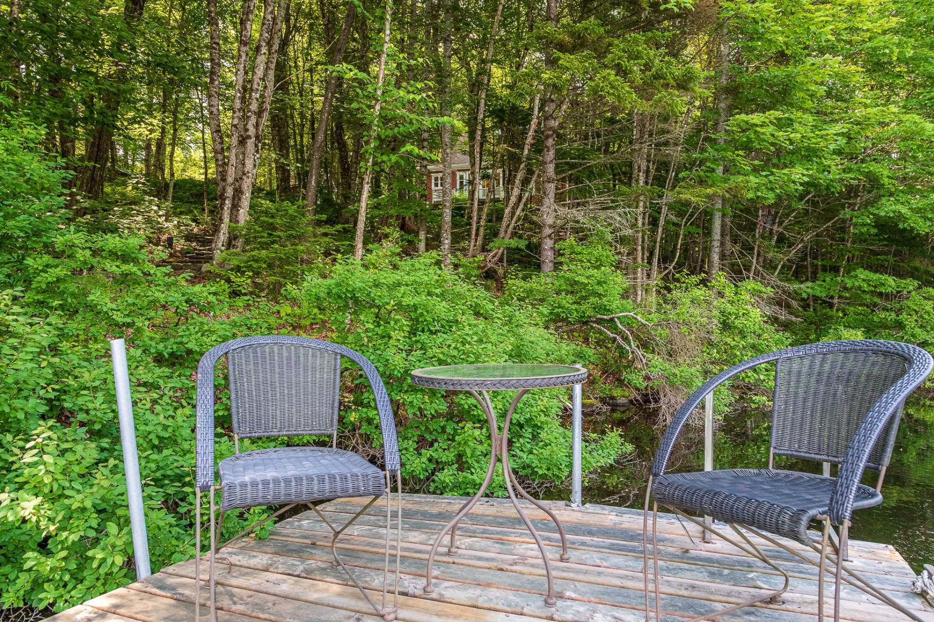 









435


Ch. du Tangara

,
Lac-aux-Sables,




QC
G0X1M0

