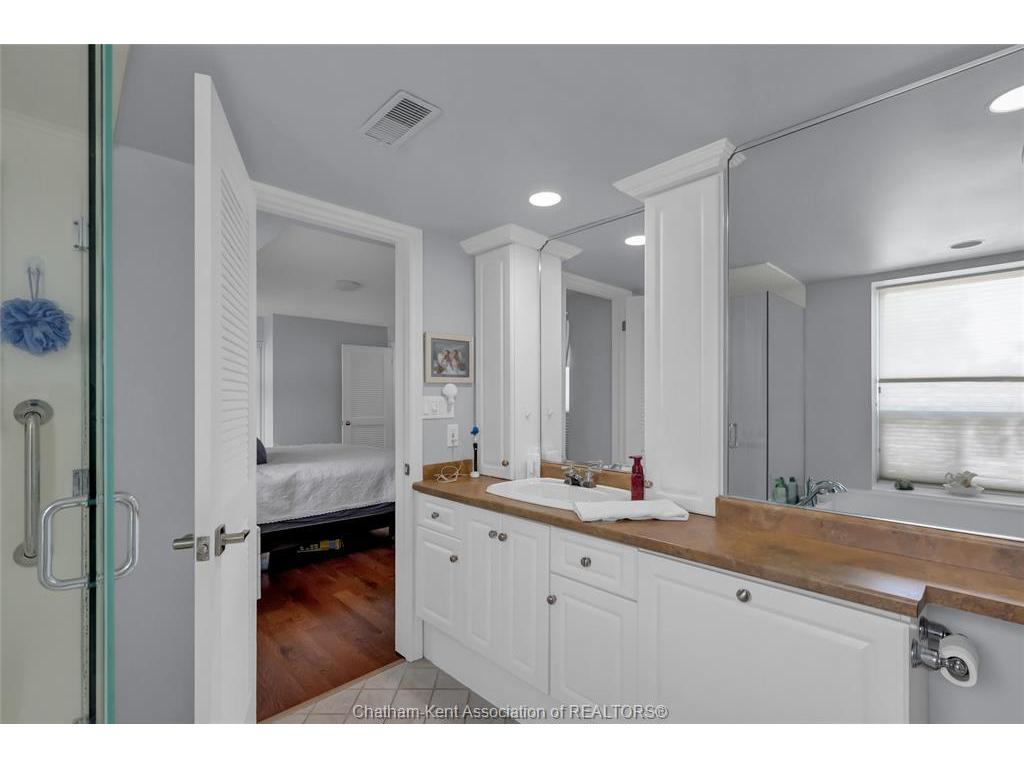 









10


Van Allen

Avenue, 201,
Chatham,




ON
N7L 5K1

