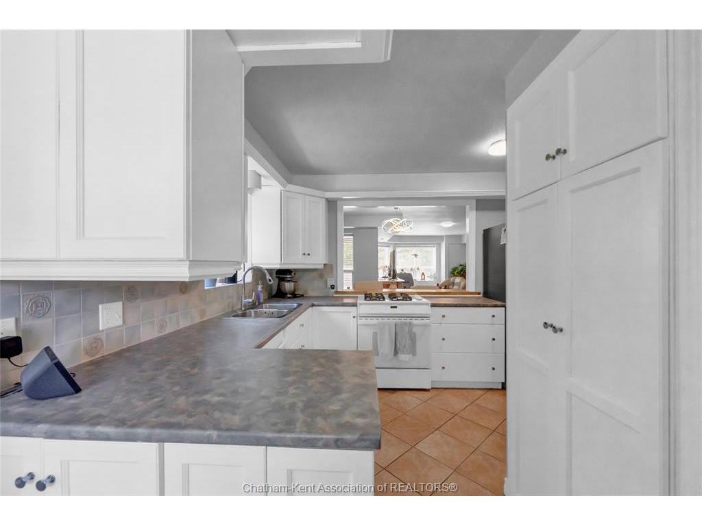 









10


Van Allen

Avenue, 201,
Chatham,




ON
N7L 5K1

