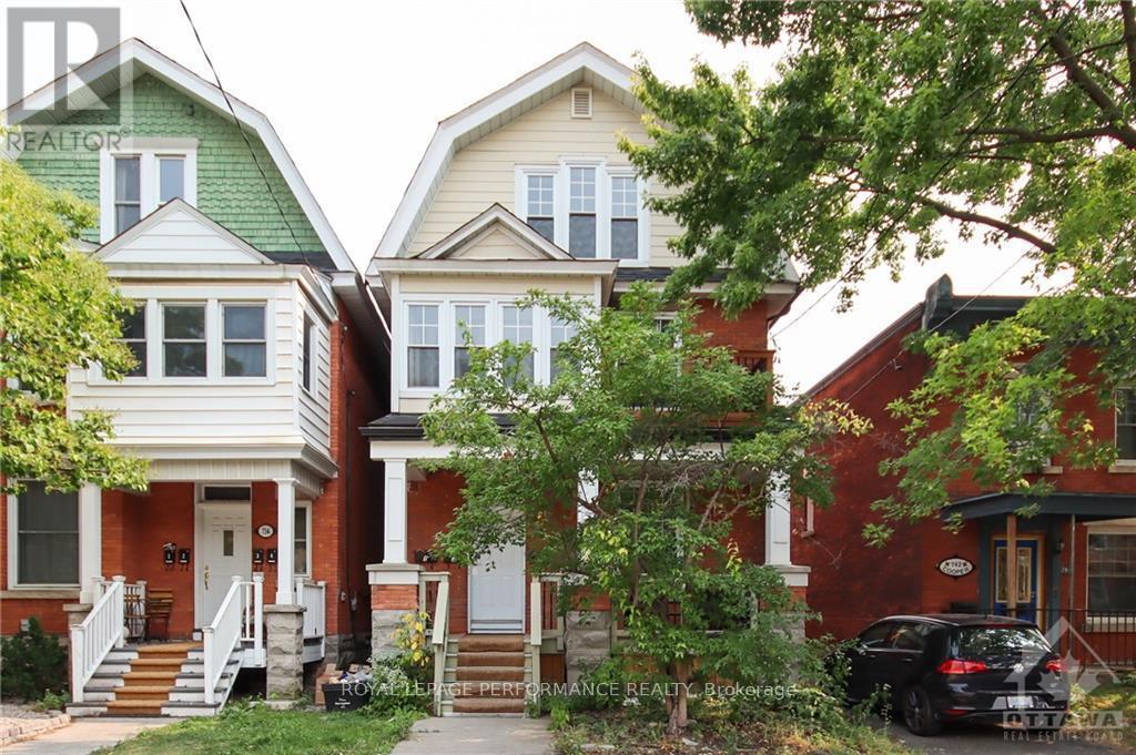 












3 - 736 COOPER STREET E

,
Ottawa,




Ontario
K1R5J6

