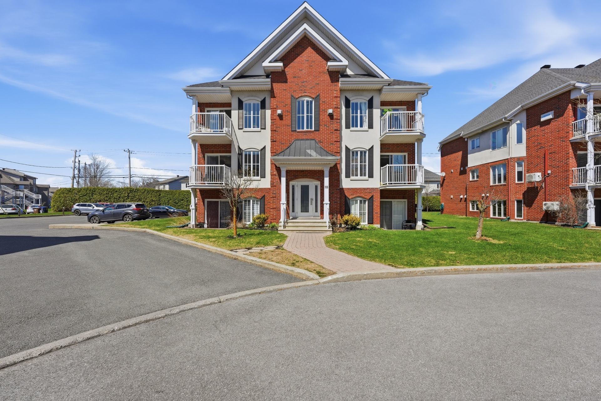 









108


Place de Chenonceau

, 6,
Sainte-Julie,




QC
J3E2P2

