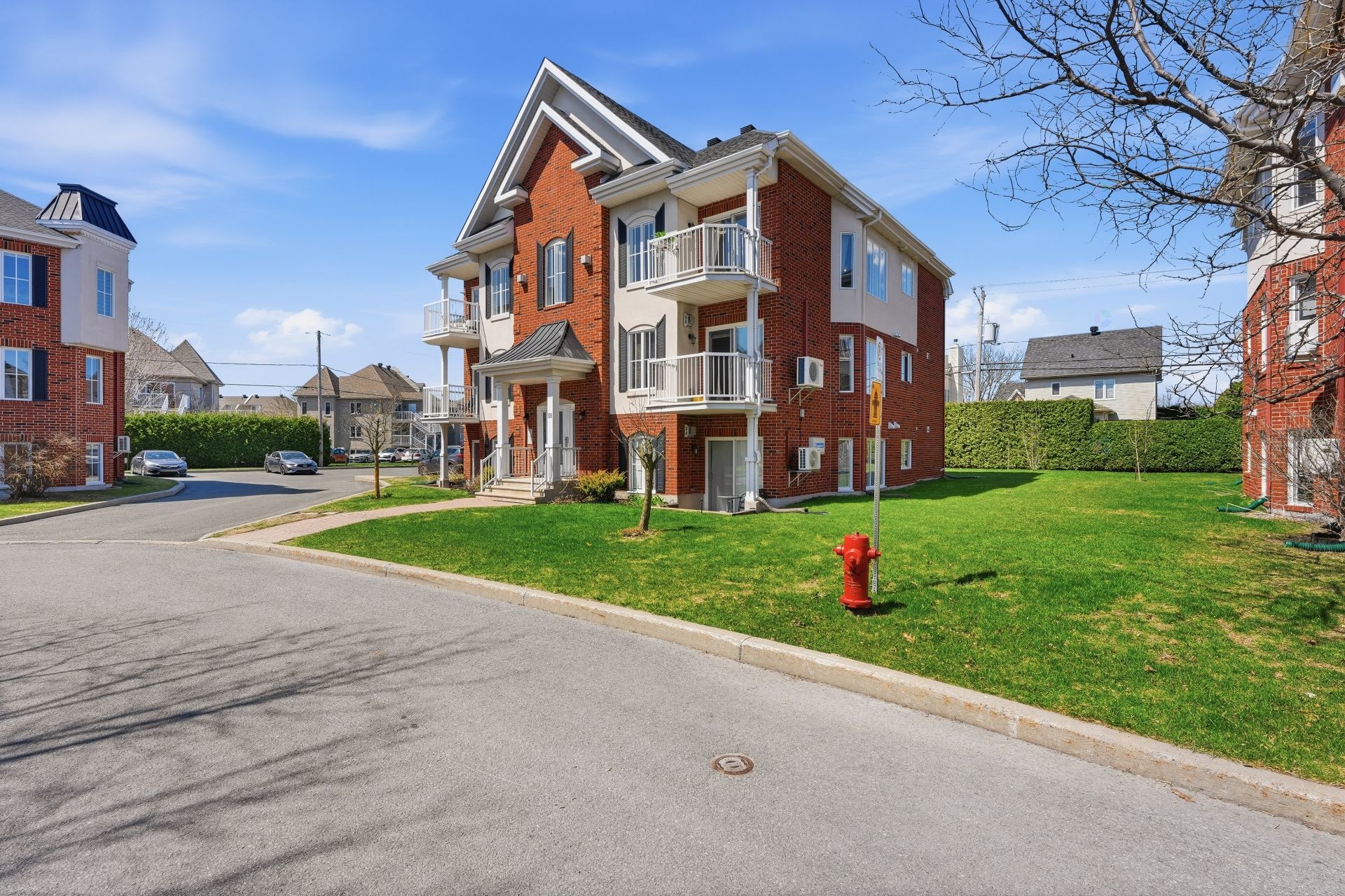 









108


Place de Chenonceau

, 6,
Sainte-Julie,




QC
J3E2P2


