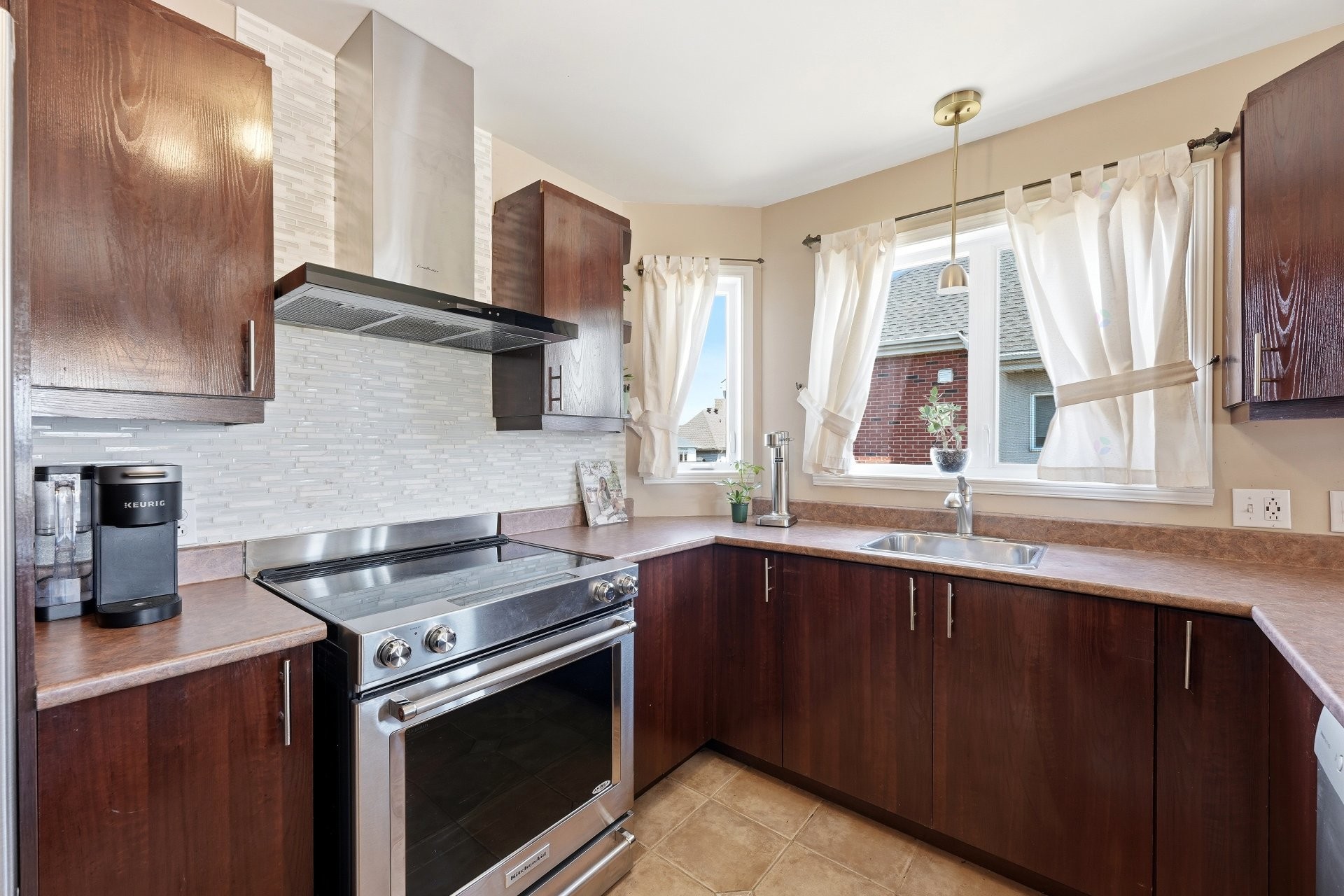 









108


Place de Chenonceau

, 6,
Sainte-Julie,




QC
J3E2P2

