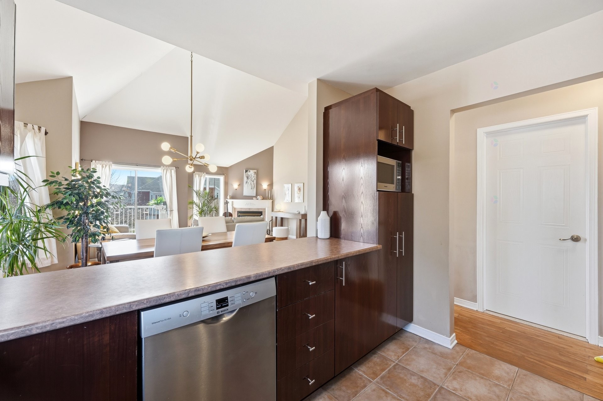 









108


Place de Chenonceau

, 6,
Sainte-Julie,




QC
J3E2P2

