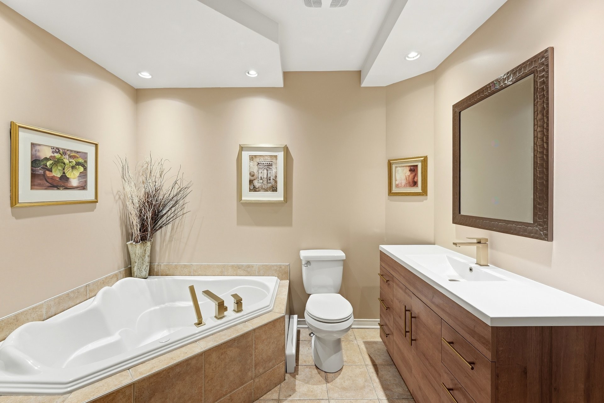 









108


Place de Chenonceau

, 6,
Sainte-Julie,




QC
J3E2P2

