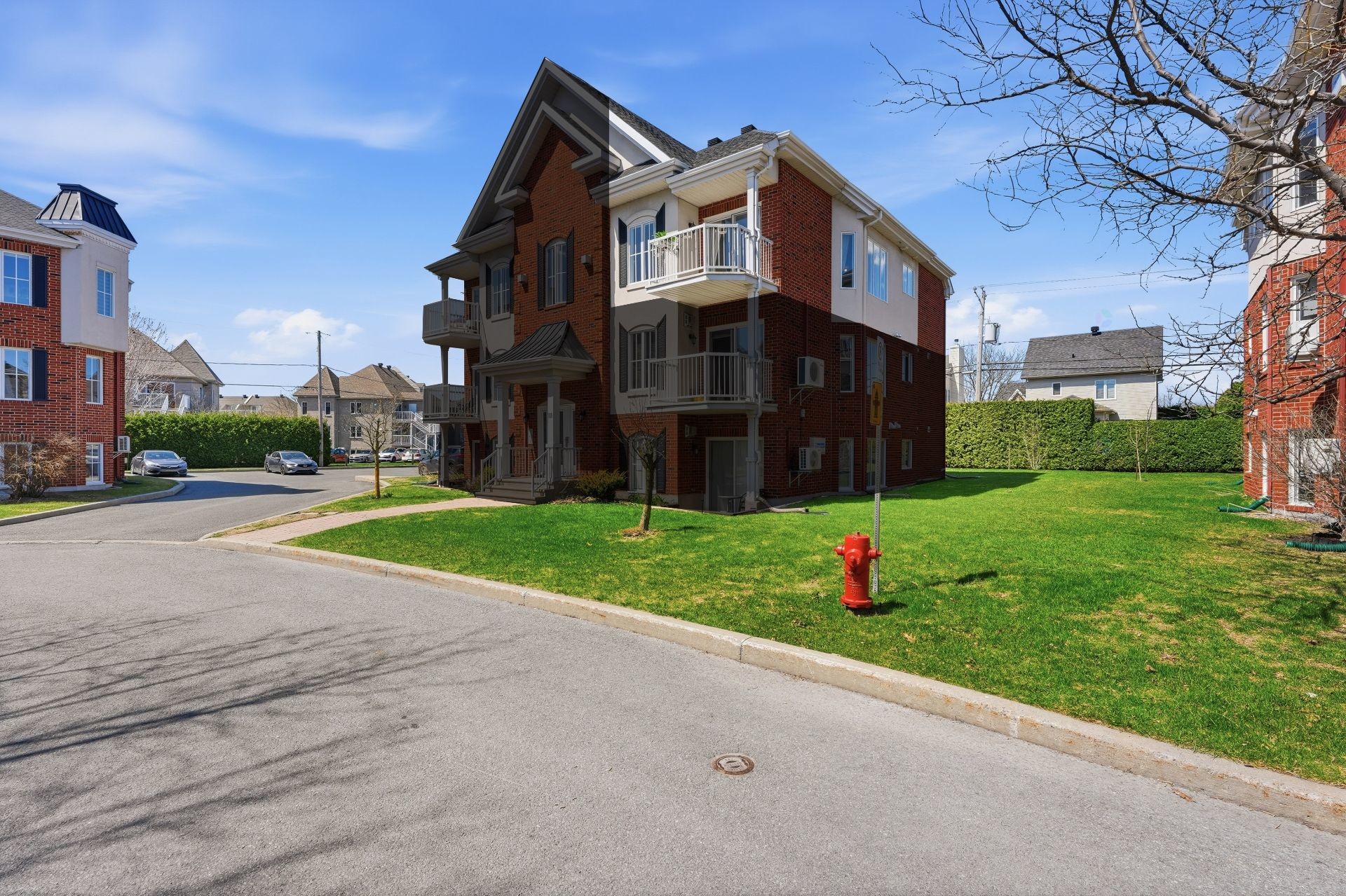 









108


Place de Chenonceau

, 6,
Sainte-Julie,




QC
J3E2P2

