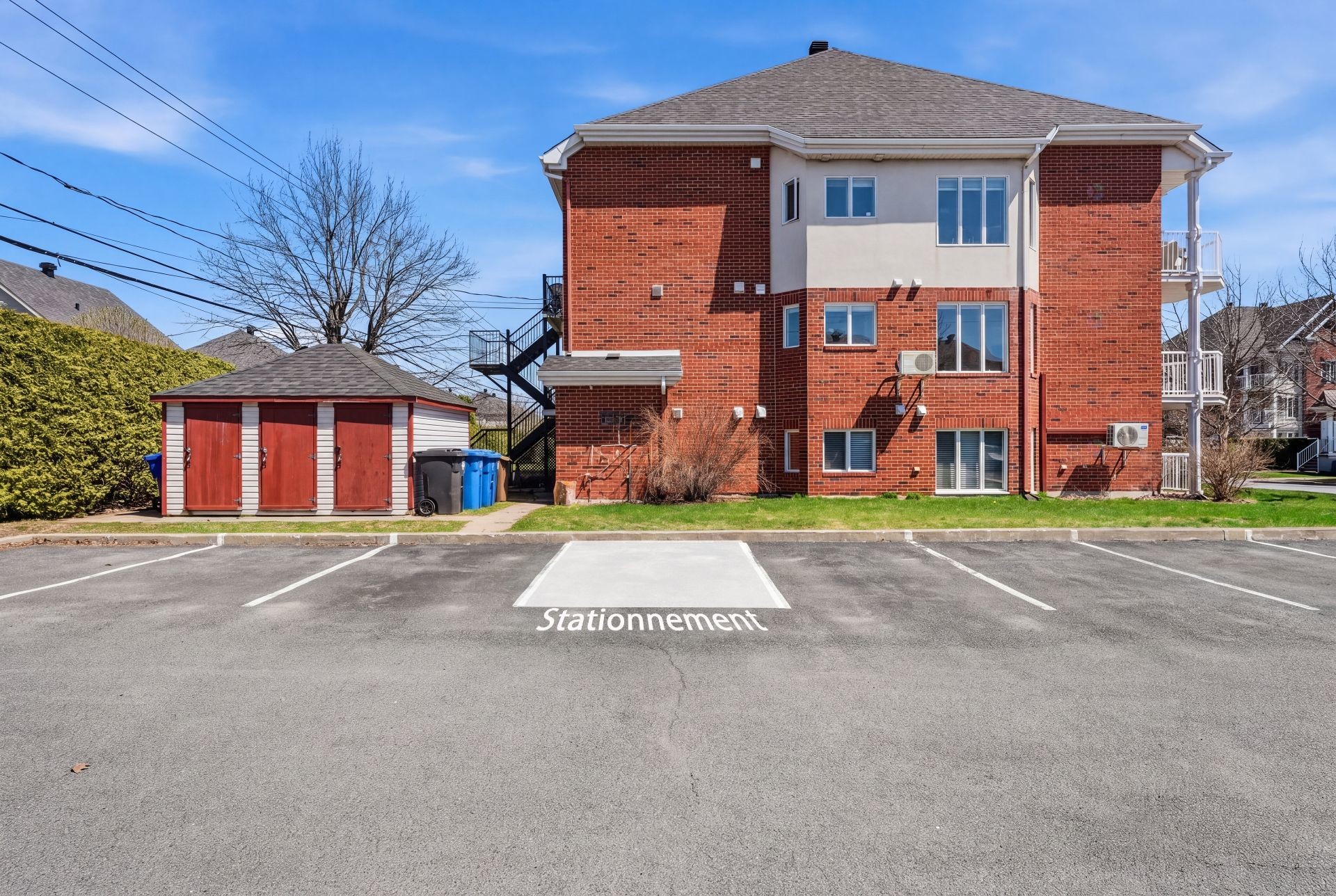 









108


Place de Chenonceau

, 6,
Sainte-Julie,




QC
J3E2P2

