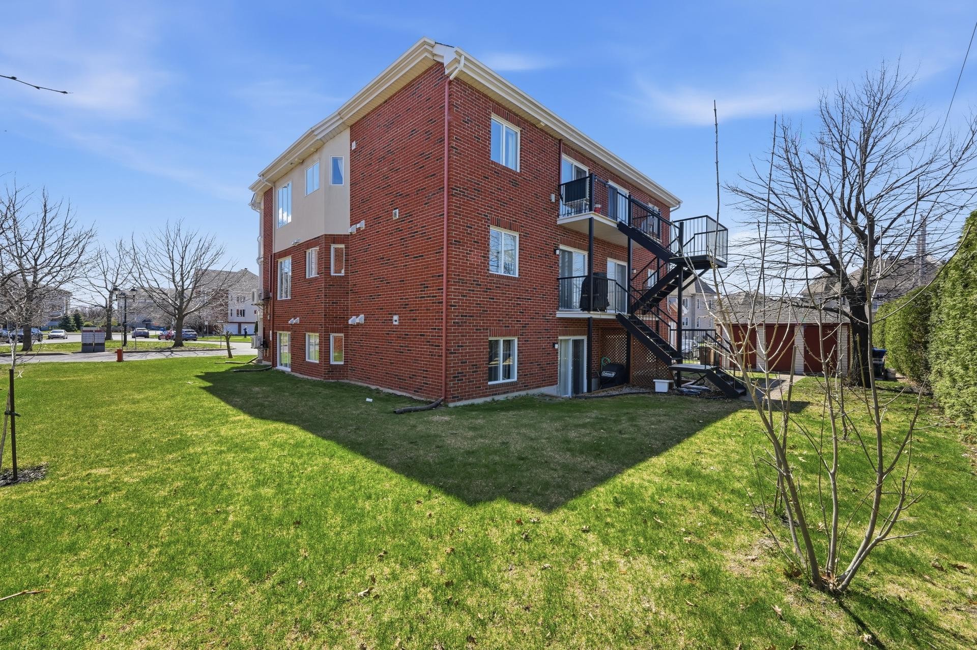 









108


Place de Chenonceau

, 6,
Sainte-Julie,




QC
J3E2P2

