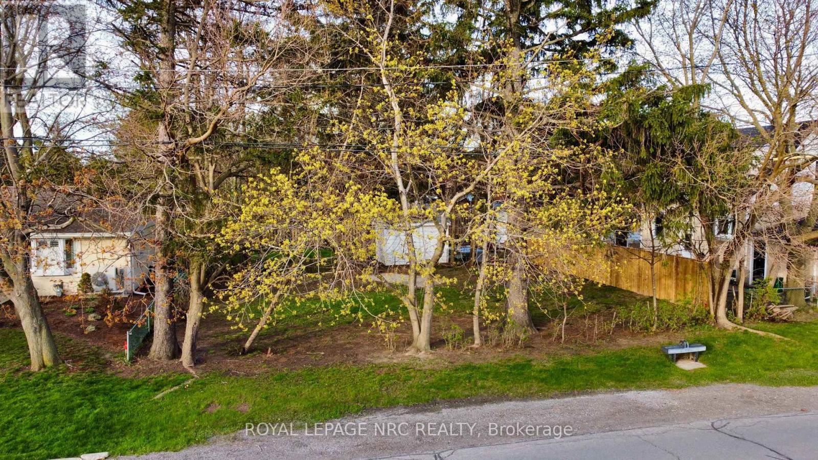 












2A CORBETT AVENUE

,
St. Catharines (Port Dalhousie),







Ontario
L2N5M4

