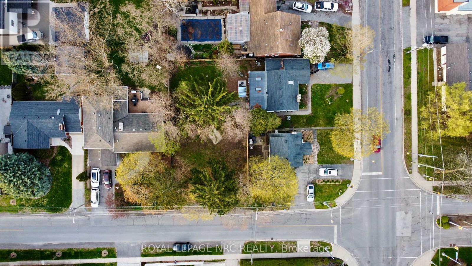 












2A CORBETT AVENUE

,
St. Catharines (Port Dalhousie),







Ontario
L2N5M4

