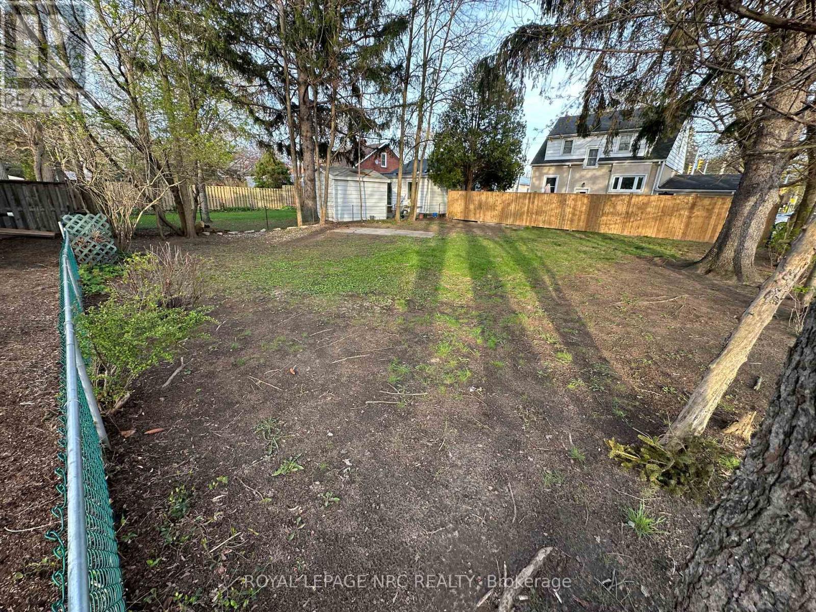 












2A CORBETT AVENUE

,
St. Catharines (Port Dalhousie),







Ontario
L2N5M4

