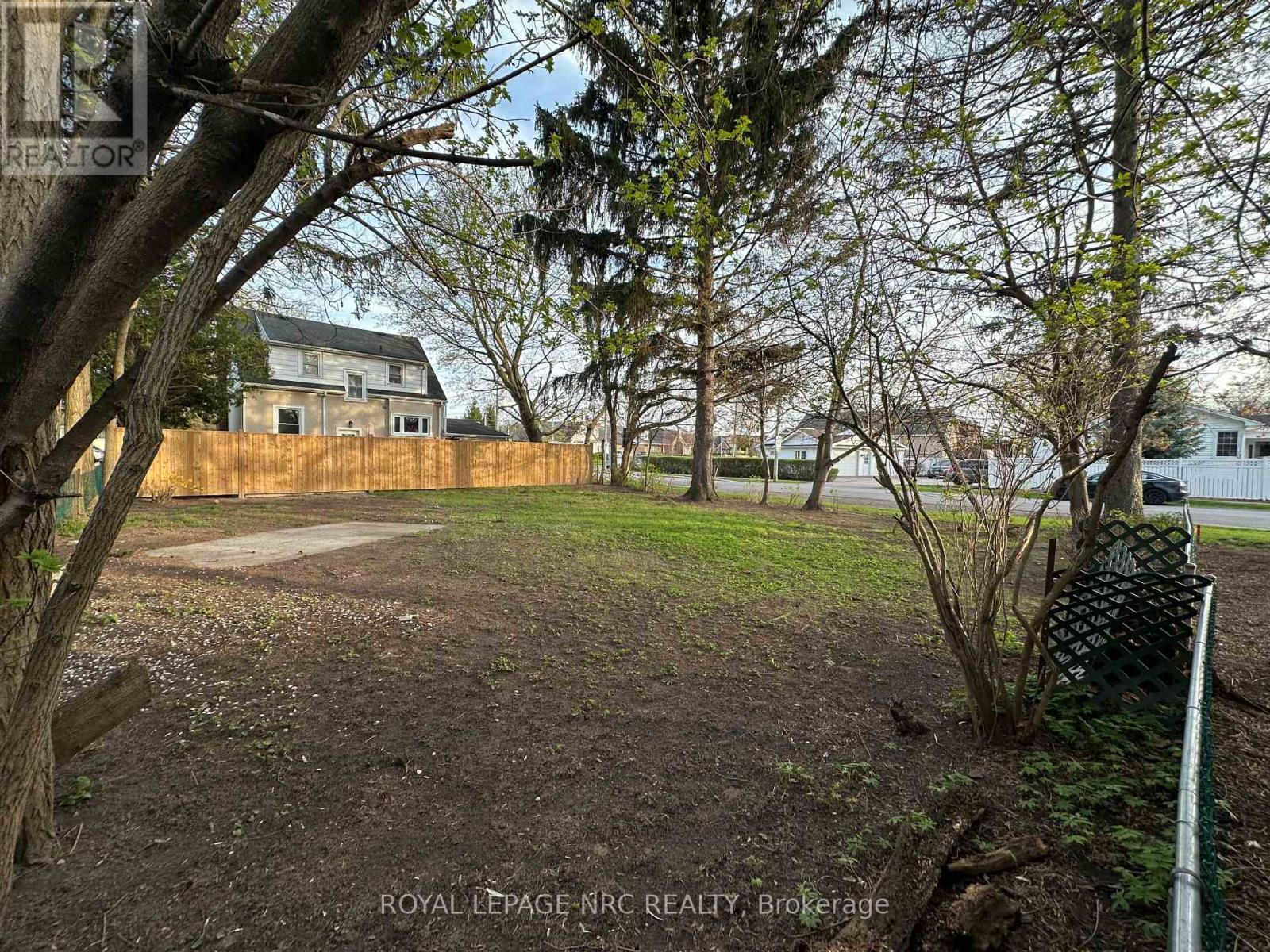 












2A CORBETT AVENUE

,
St. Catharines (Port Dalhousie),







Ontario
L2N5M4

