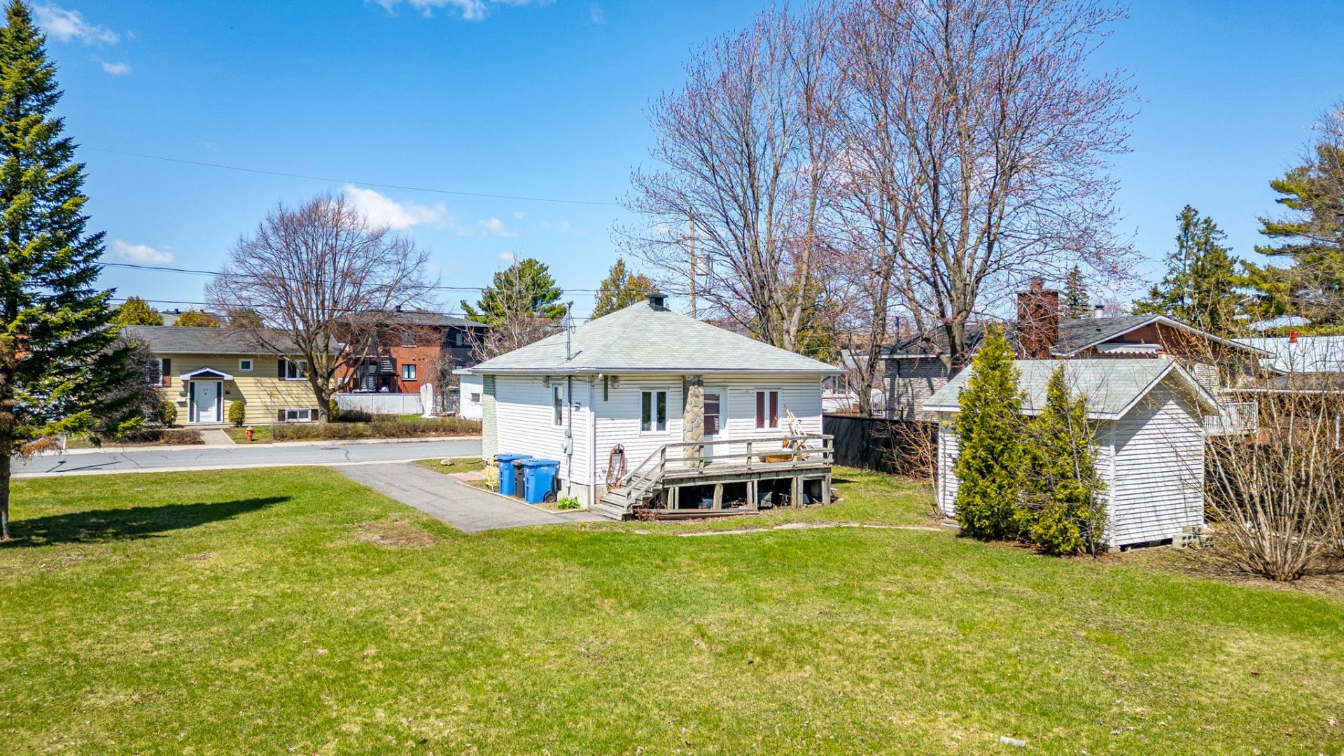 









230


Rue Paul

,
Longueuil (Le Vieux-Longueuil),







QC
J4L1A2

