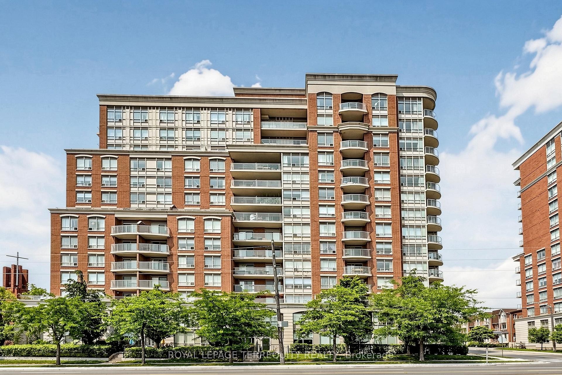 









2


Clairtrell

Road, LPH 1,
Toronto,




ON
M2N 7H5

