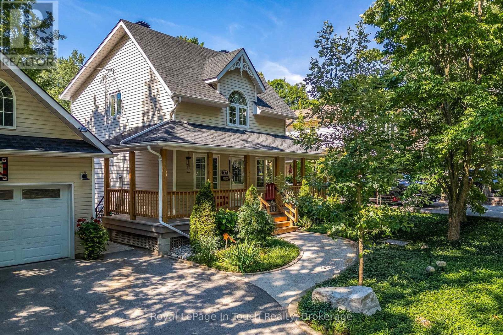 












27 DON STREET

,
Penetanguishene,




Ontario
L9M1E5

