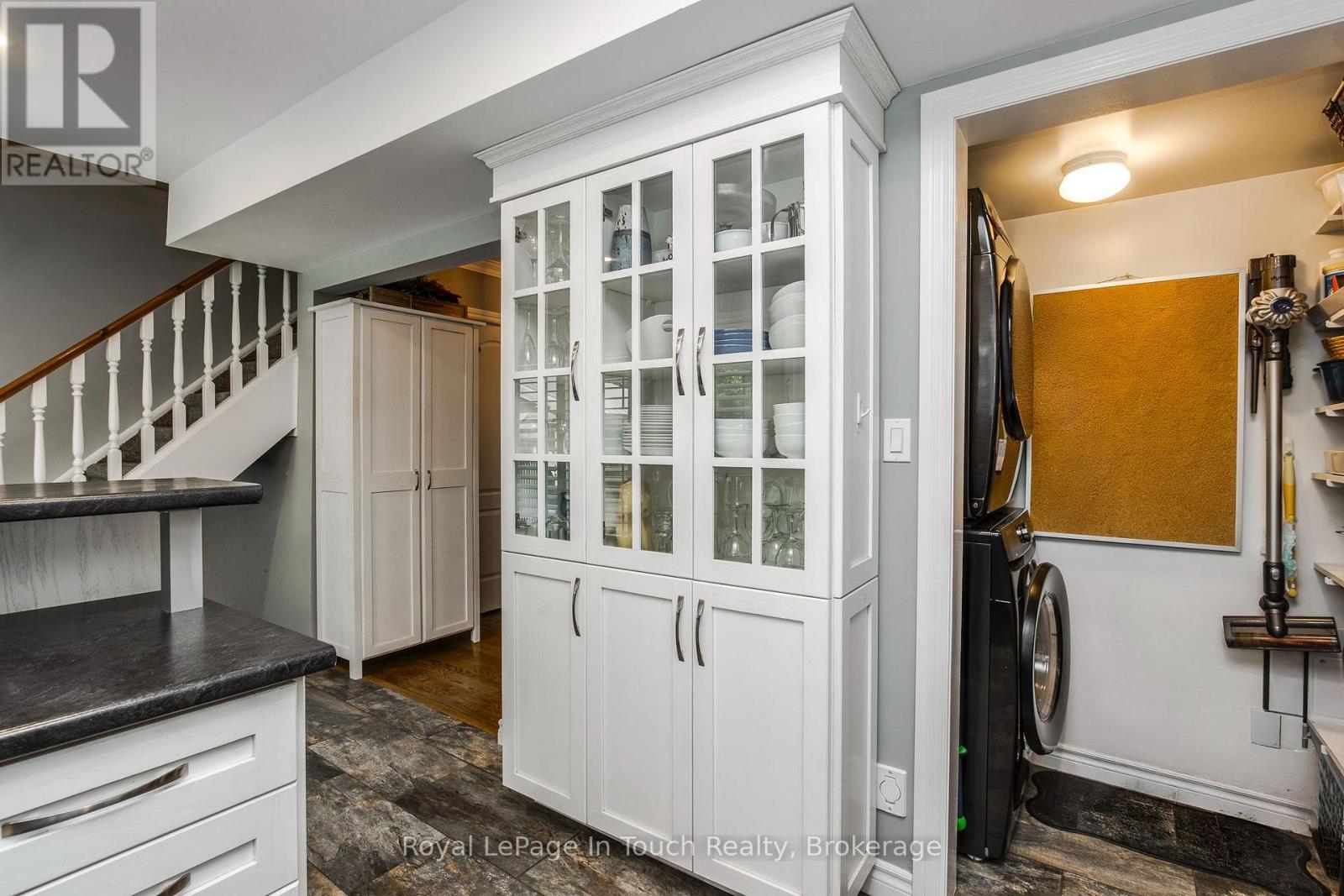 












27 DON STREET

,
Penetanguishene,




Ontario
L9M1E5

