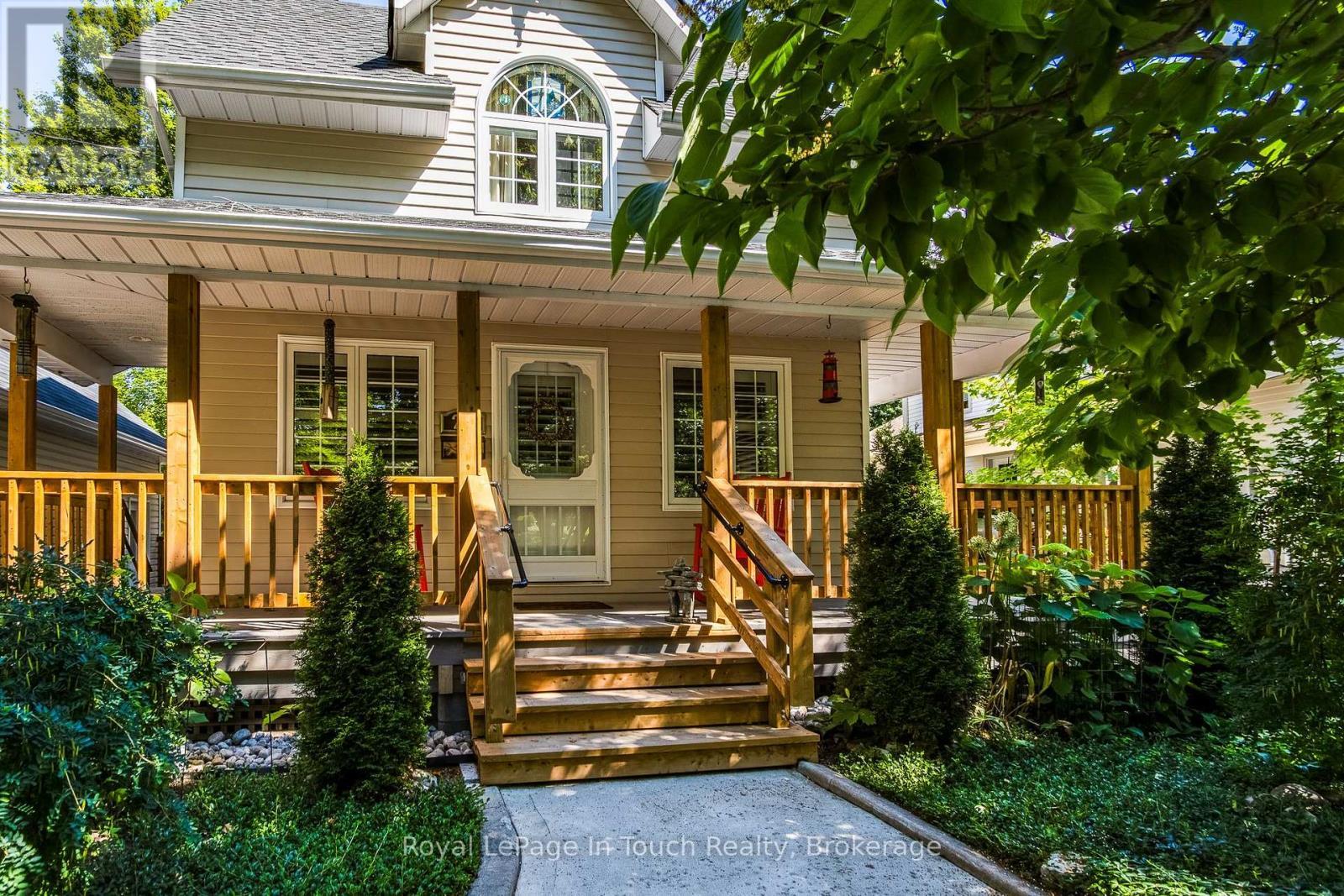 












27 DON STREET

,
Penetanguishene,




Ontario
L9M1E5

