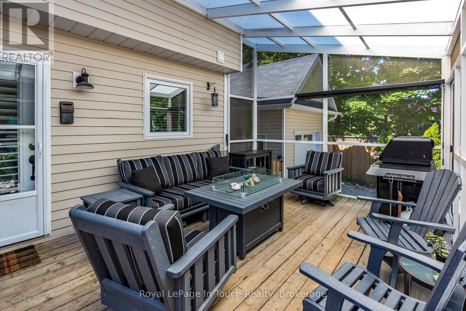 












27 DON STREET

,
Penetanguishene,




Ontario
L9M1E5

