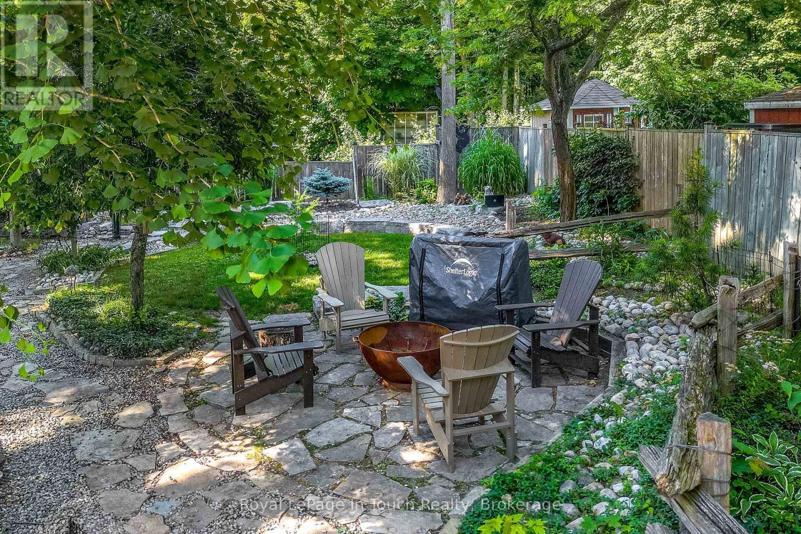 












27 DON STREET

,
Penetanguishene,




Ontario
L9M1E5

