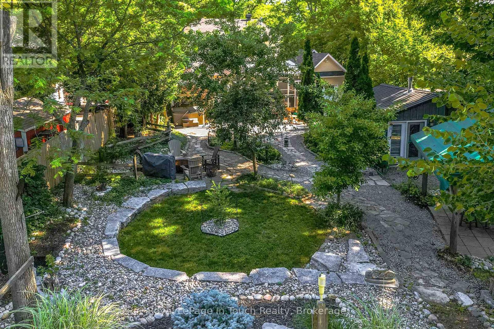 












27 DON STREET

,
Penetanguishene,




Ontario
L9M1E5

