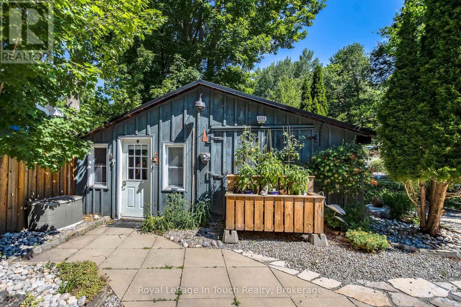












27 DON STREET

,
Penetanguishene,




Ontario
L9M1E5

