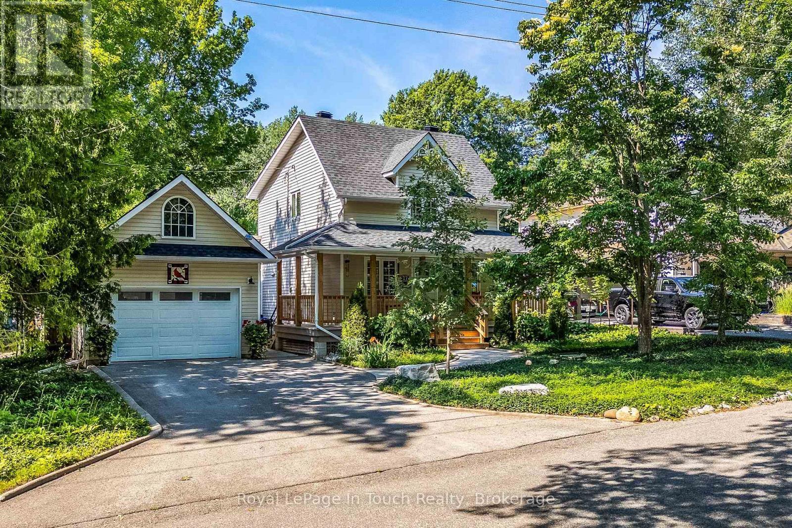 












27 DON STREET

,
Penetanguishene,




Ontario
L9M1E5

