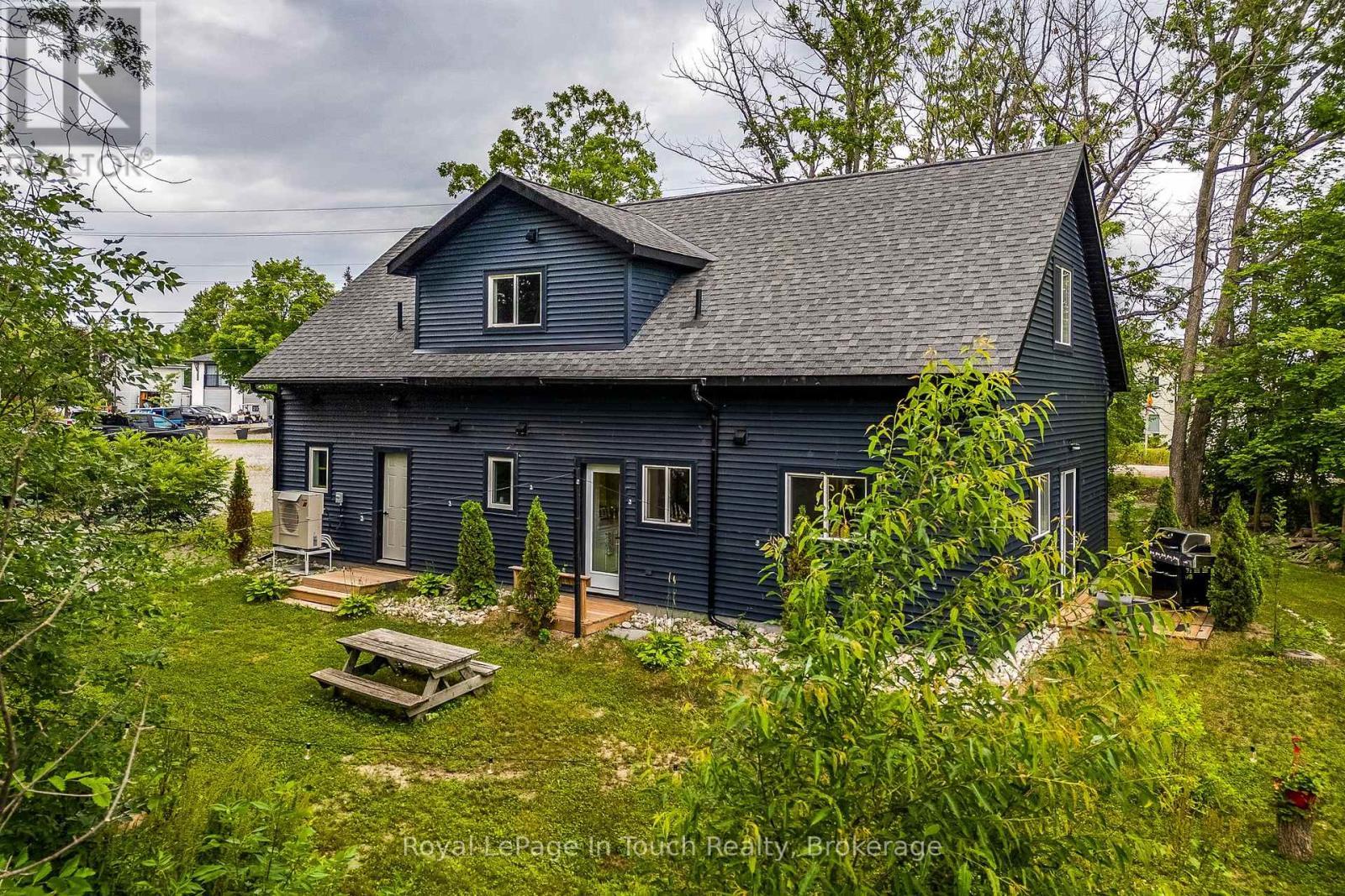 












40 PORT SEVERN ROAD N

,
Georgian Bay (Baxter),




Ontario
L0K1S0

