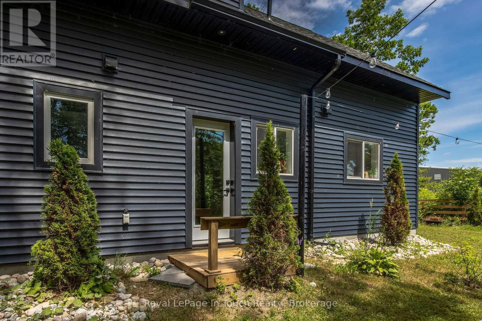 












40 PORT SEVERN ROAD N

,
Georgian Bay (Baxter),




Ontario
L0K1S0

