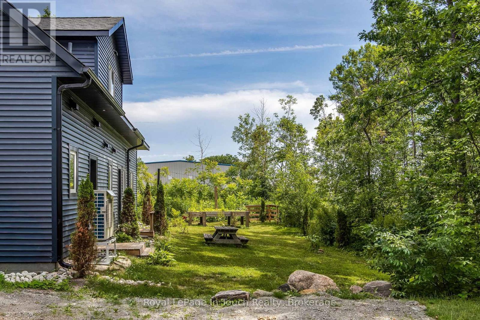 












40 PORT SEVERN ROAD N

,
Georgian Bay (Baxter),




Ontario
L0K1S0

