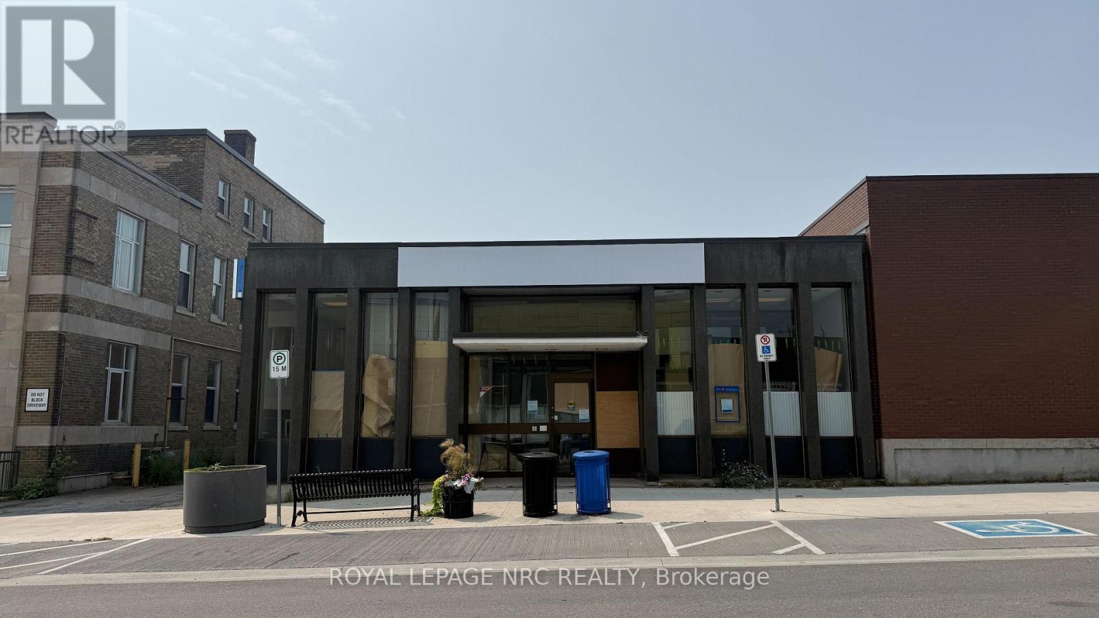 












61 JARVIS STREET

,
Fort Erie (Central),




Ontario
L2A2S3

