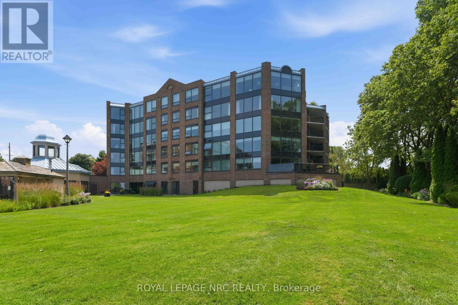 












2203 - 701 GENEVA STREET

,
St. Catharines (Lakeshore),




Ontario
L2N7H9

