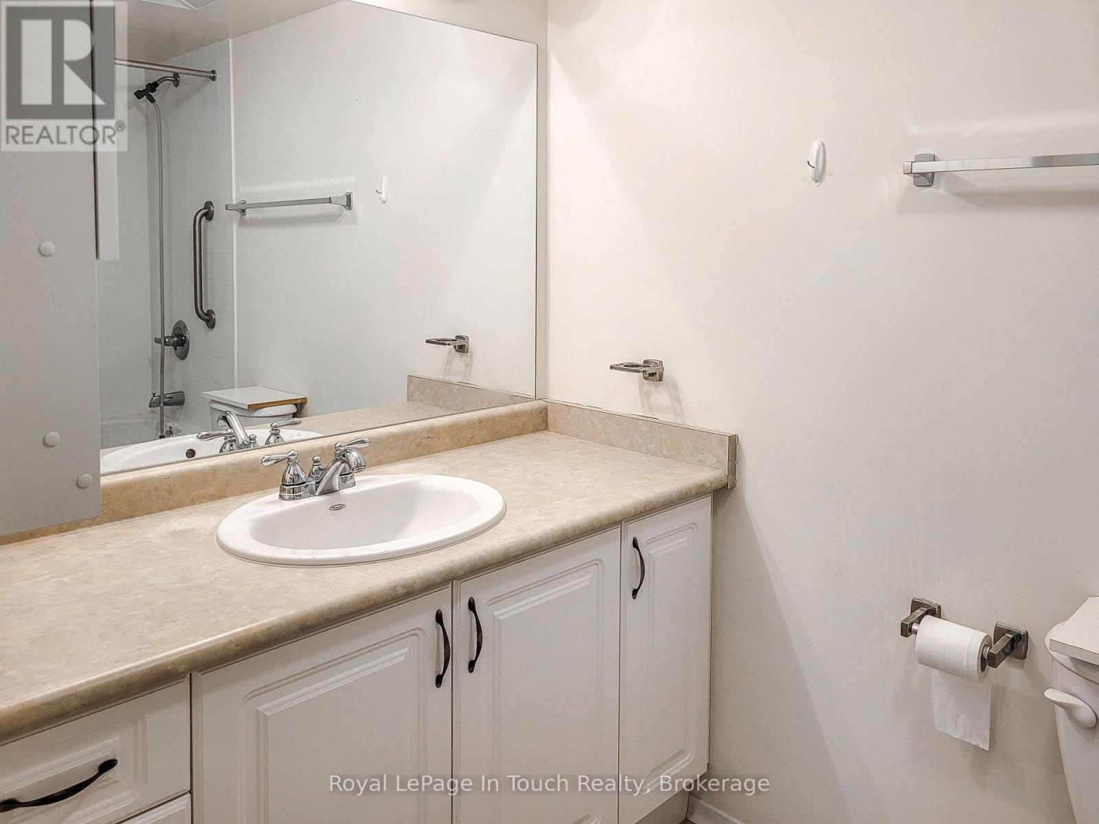 












102 - 333 LAFONTAINE ROAD W

,
Tiny,




Ontario
L9M0H1

