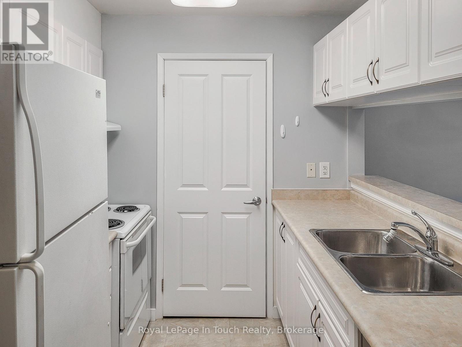 












102 - 333 LAFONTAINE ROAD W

,
Tiny,




Ontario
L9M0H1

