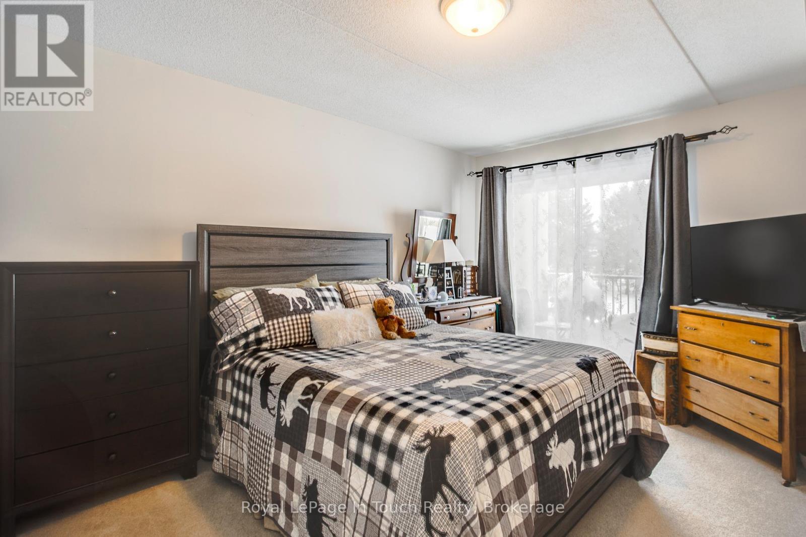 












310 - 333 LAFONTAINE ROAD W

,
Tiny,




Ontario
L9M0H1

