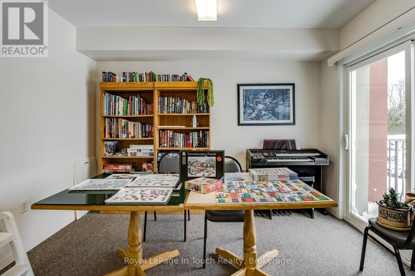 












310 - 333 LAFONTAINE ROAD W

,
Tiny,




Ontario
L9M0H1

