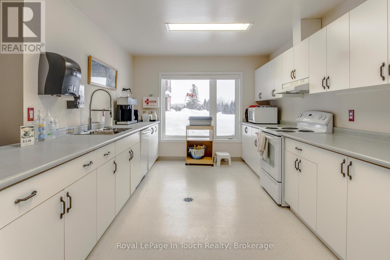 












310 - 333 LAFONTAINE ROAD W

,
Tiny,




Ontario
L9M0H1


