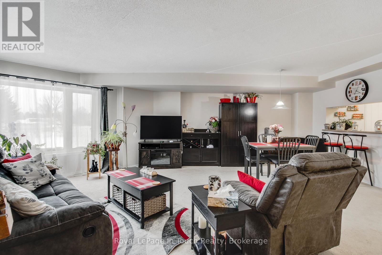 












310 - 333 LAFONTAINE ROAD W

,
Tiny,




Ontario
L9M0H1

